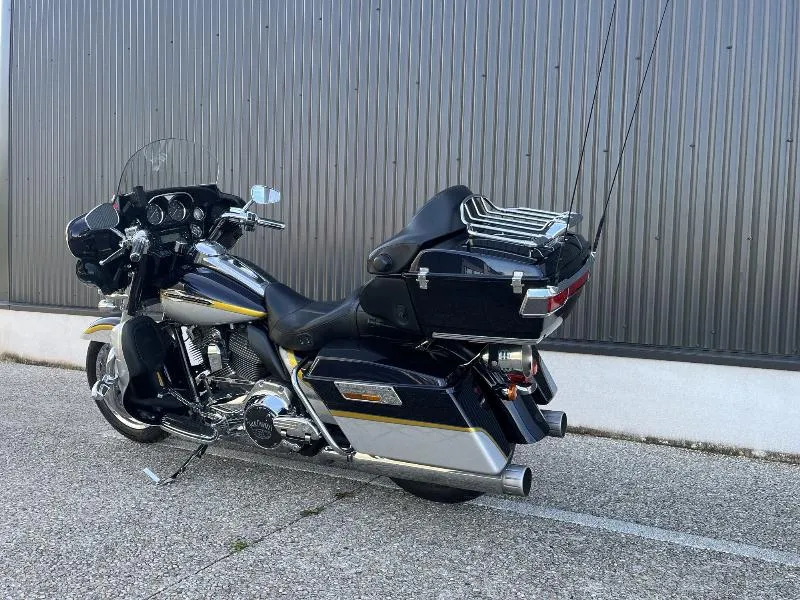 TOURING ELECTRA GLIDE 1800 ULTRA CLASSIC CVO 105th ANNIVERSAIRE
