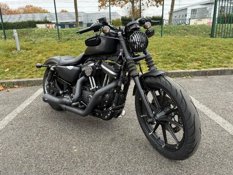 SPORTSTER IRON 883