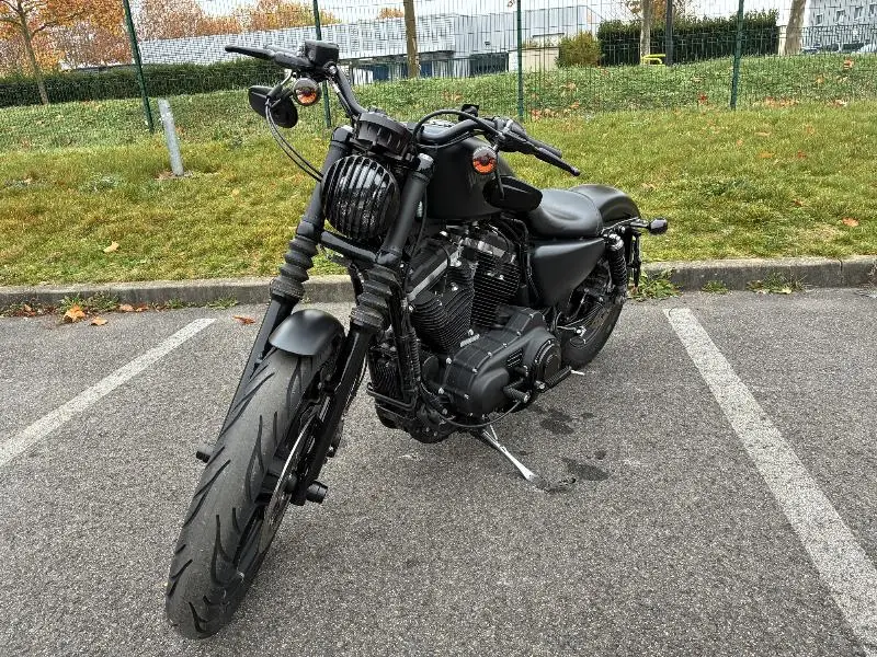 SPORTSTER IRON 883