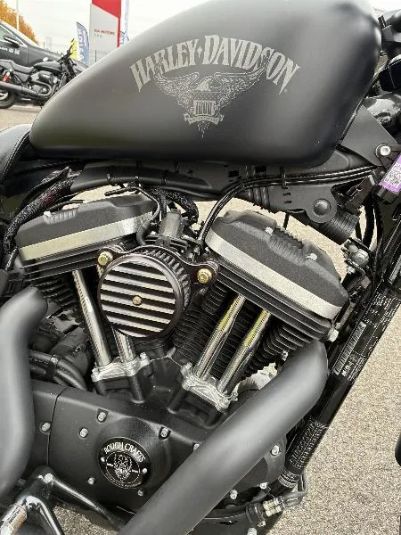 SPORTSTER IRON 883