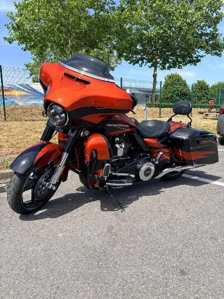 TOURING STREET GLIDE 1868 CVO