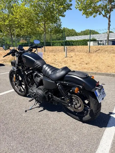 SPORTSTER IRON 883