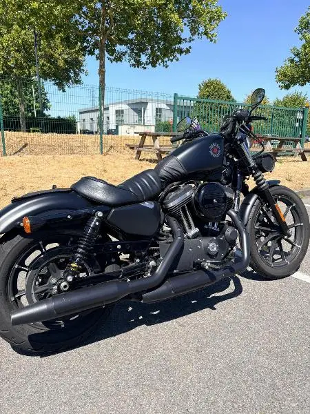 SPORTSTER IRON 883
