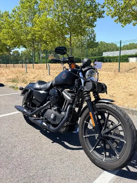 SPORTSTER IRON 883
