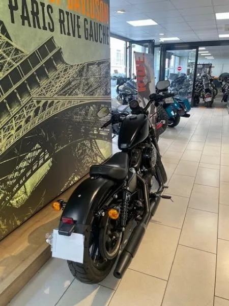 SPORTSTER IRON 883