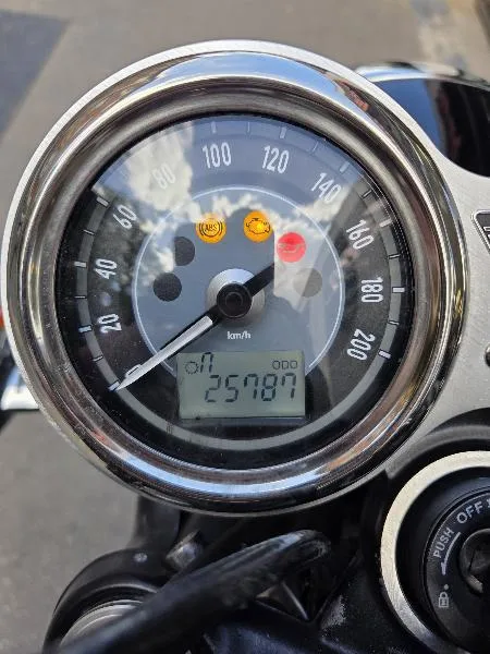 BONNEVILLE T120