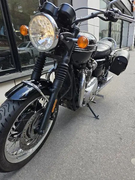 BONNEVILLE T120