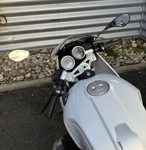 R NineT RACER
