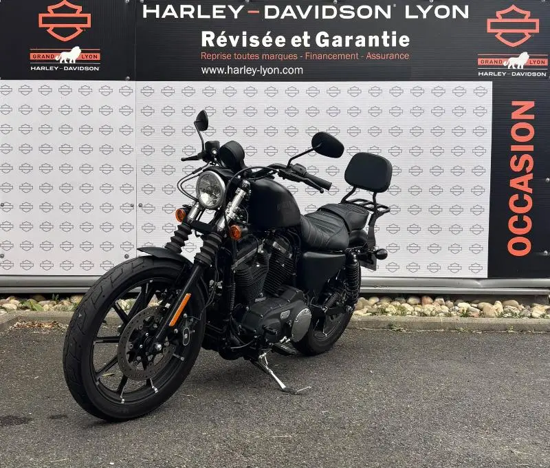 SPORTSTER IRON 883
