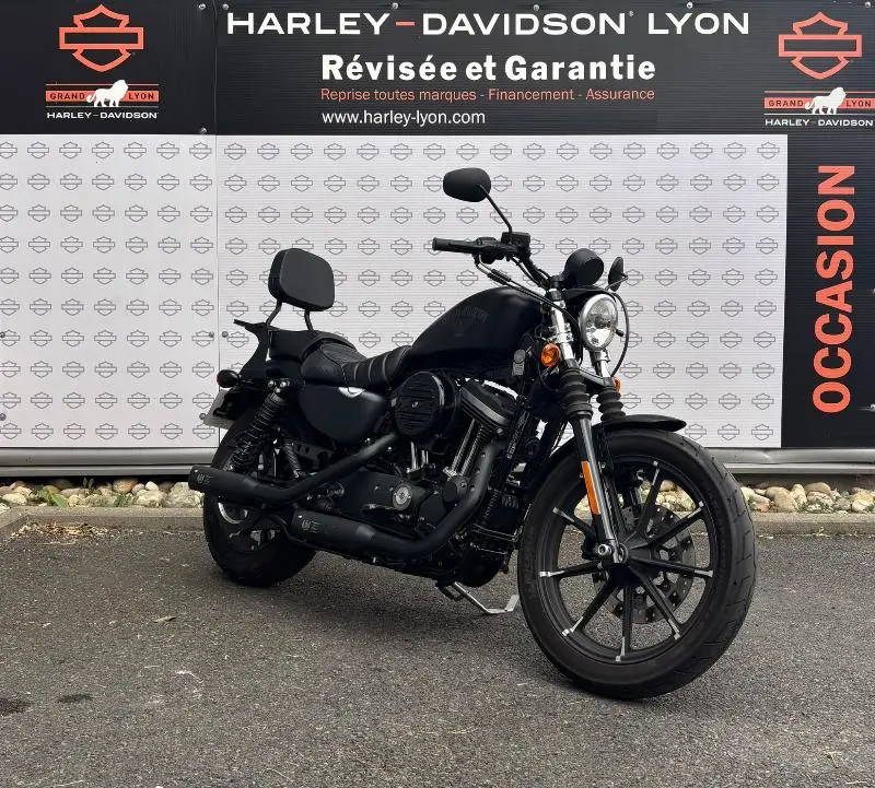 SPORTSTER IRON 883