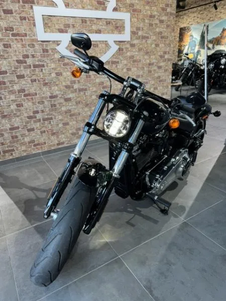 SOFTAIL BREAKOUT 1868