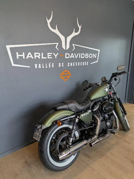 SPORTSTER IRON 883