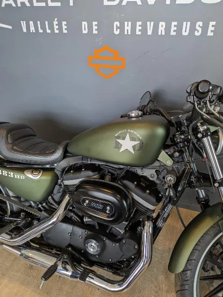 SPORTSTER IRON 883