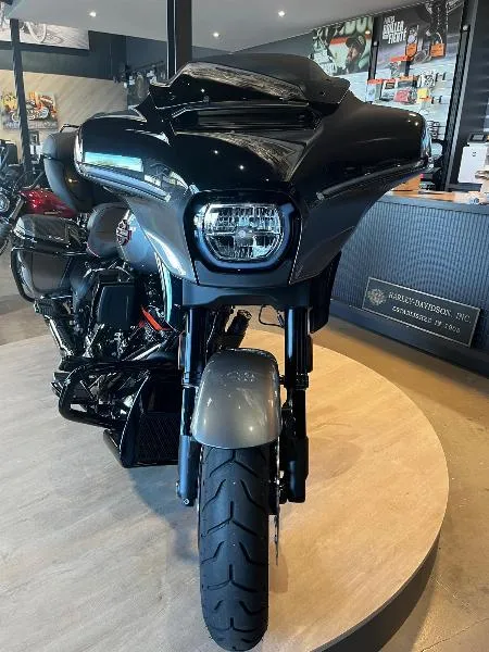 TOURING STREET GLIDE 1977 CVO 