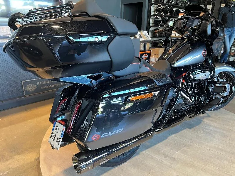 TOURING STREET GLIDE 1977 CVO 