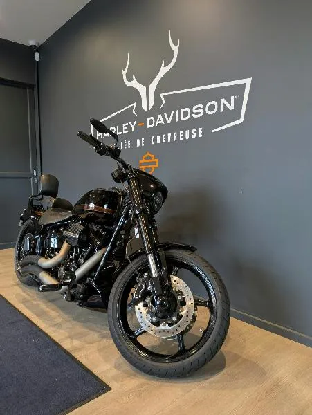 SOFTAIL BREAKOUT 1800 PRO STREET CVO