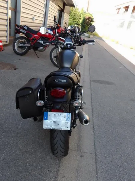 SPEED TWIN 900