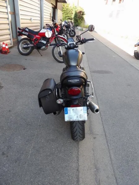 SPEED TWIN 900
