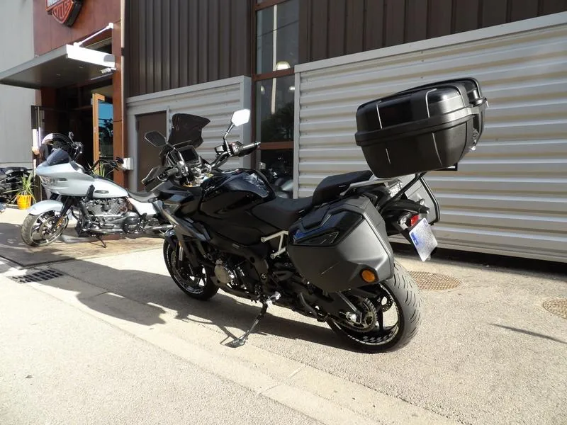GSXS 1000 GX
