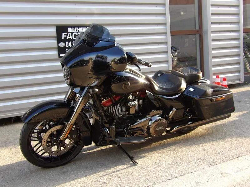 TOURING STREET GLIDE 1923 CVO 