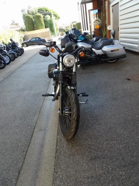SPORTSTER IRON 883