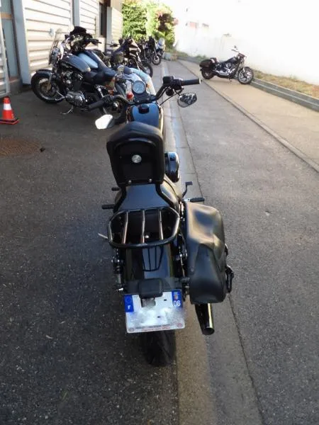 SPORTSTER IRON 883