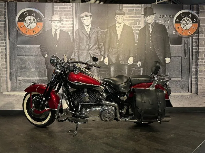SOFTAIL SPRINGER 1584 CLASSIC