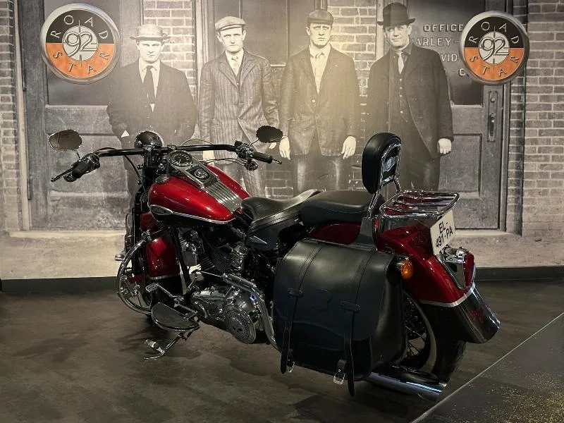 SOFTAIL SPRINGER 1584 CLASSIC