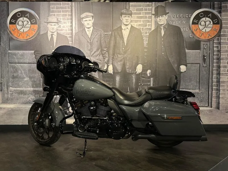 TOURING STREET GLIDE 1923 ST