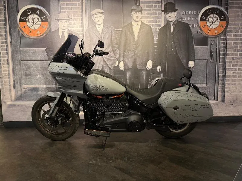 SOFTAIL LOW RIDER 1923 ST