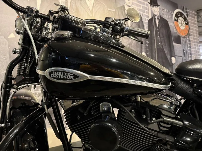 SOFTAIL SPRINGER 1584 CLASSIC
