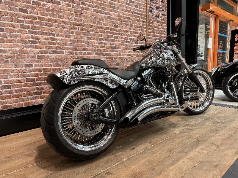 SOFTAIL BREAKOUT 1690