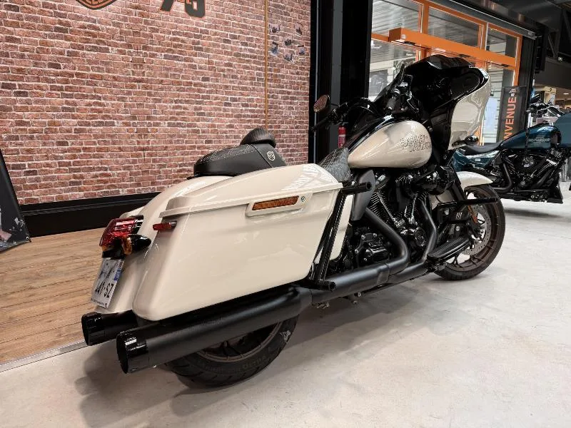 TOURING ROAD GLIDE 1923 ST