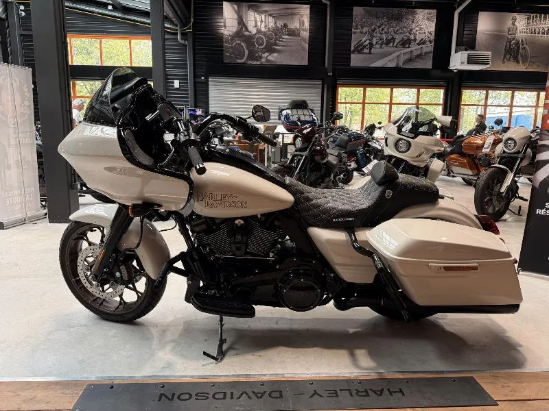 TOURING ROAD GLIDE 1923 ST