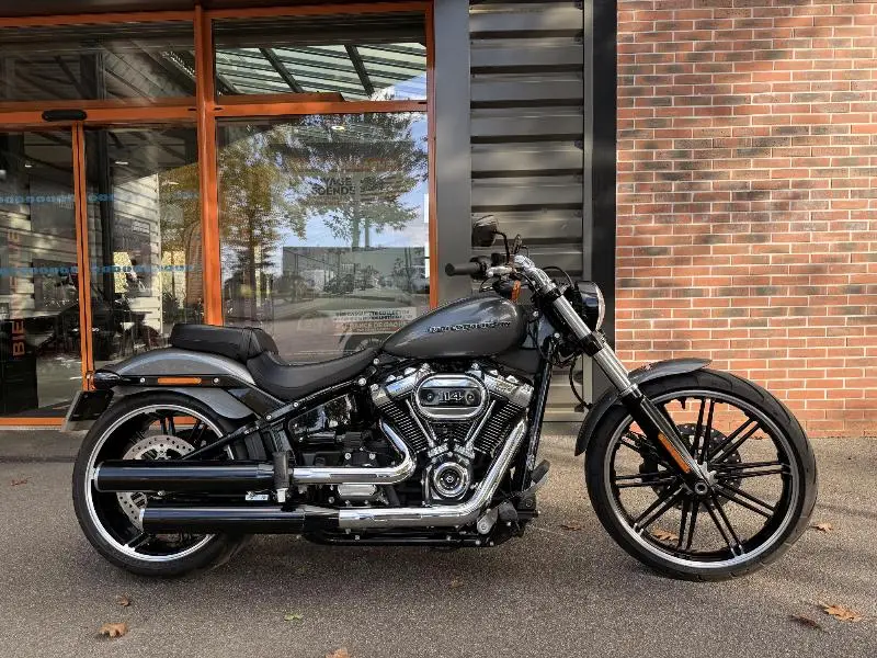 SOFTAIL BREAKOUT 1868