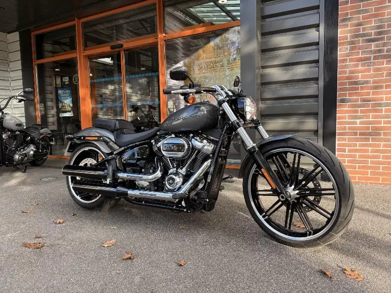 SOFTAIL BREAKOUT 1868