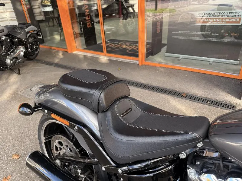 SOFTAIL BREAKOUT 1868