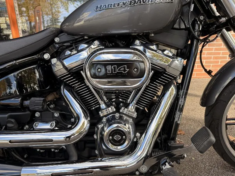 SOFTAIL BREAKOUT 1868