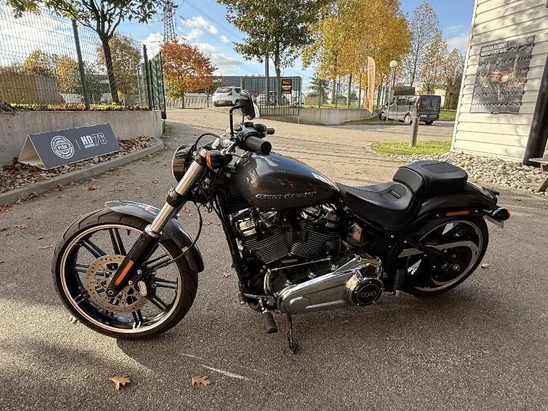 SOFTAIL BREAKOUT 1868