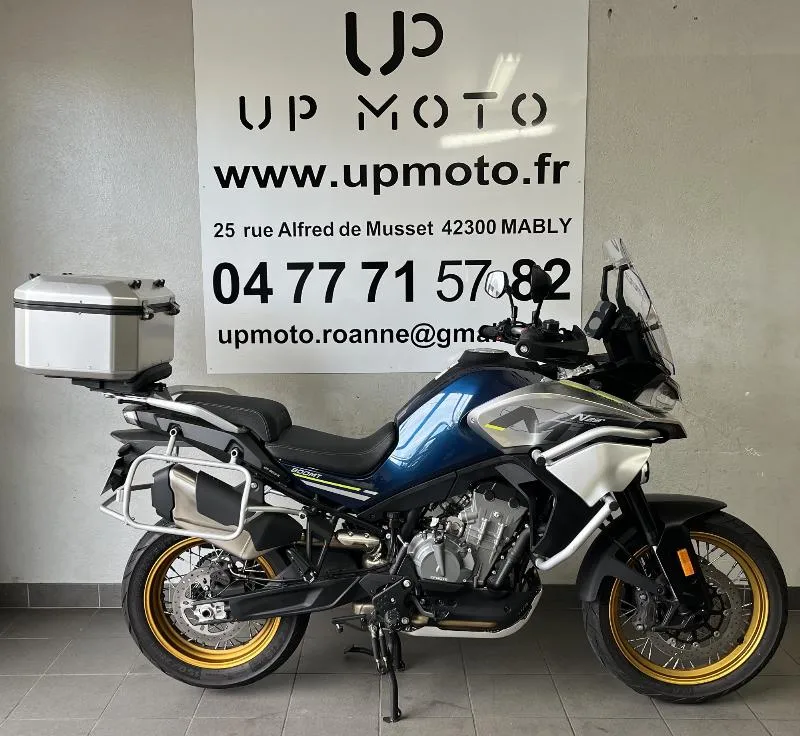 MT 800 TOURING