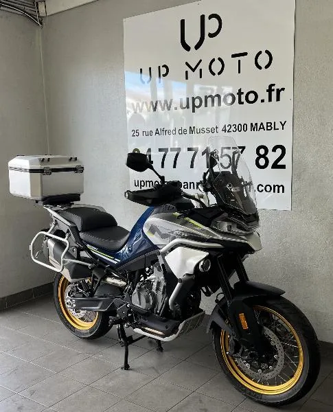 MT 800 TOURING