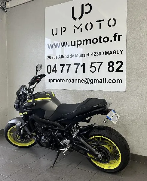 MT09