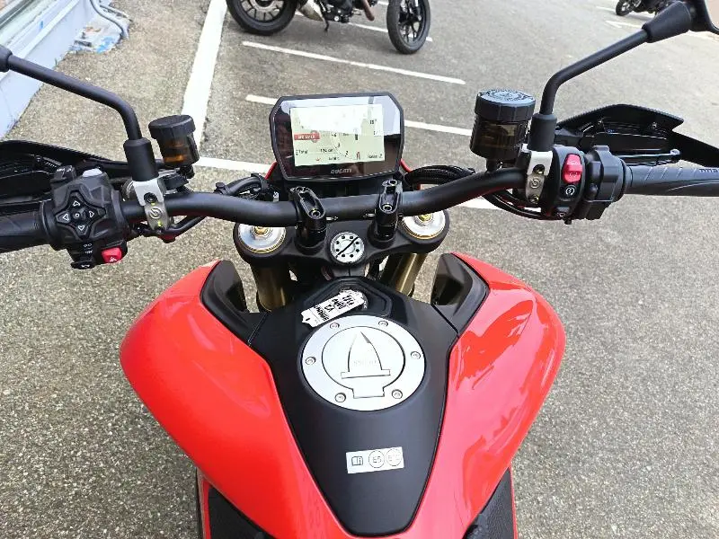 HYPERMOTARD