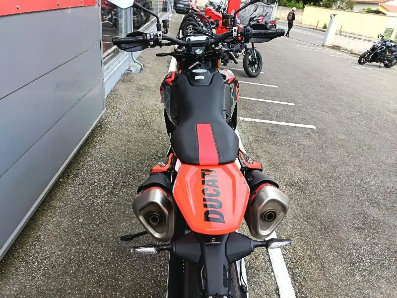 HYPERMOTARD