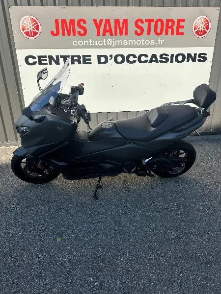 XP TMAX 560