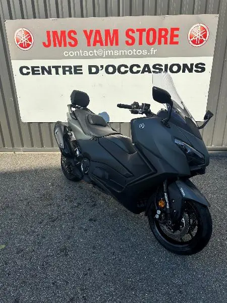 XP TMAX 560