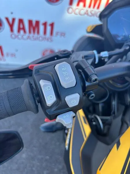 STREET TRIPLE 765 RS