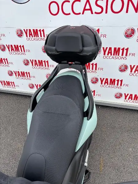 TRICITY 300
