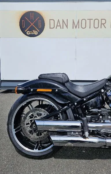 SOFTAIL BREAKOUT 1800