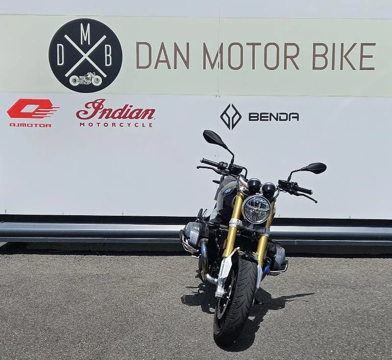 R NineT